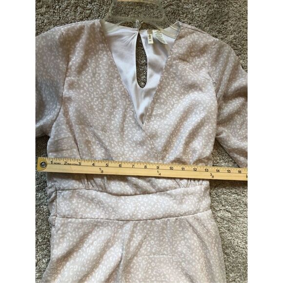 Japna Women’s Cream and White Leopard Print V Neck Short Dress Size M - Picture 6 of 7